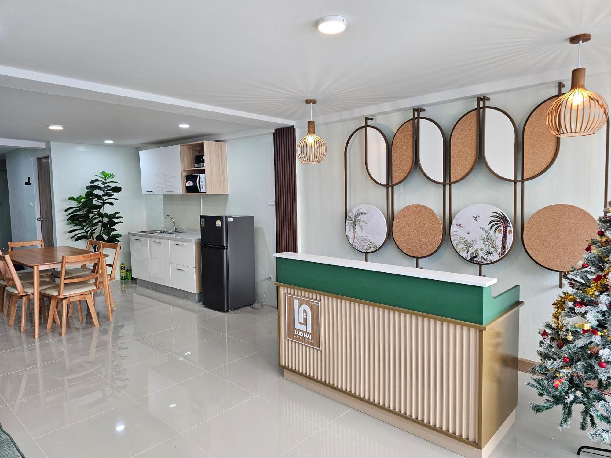 Lub Nai Hostel Patong Eksteriør billede