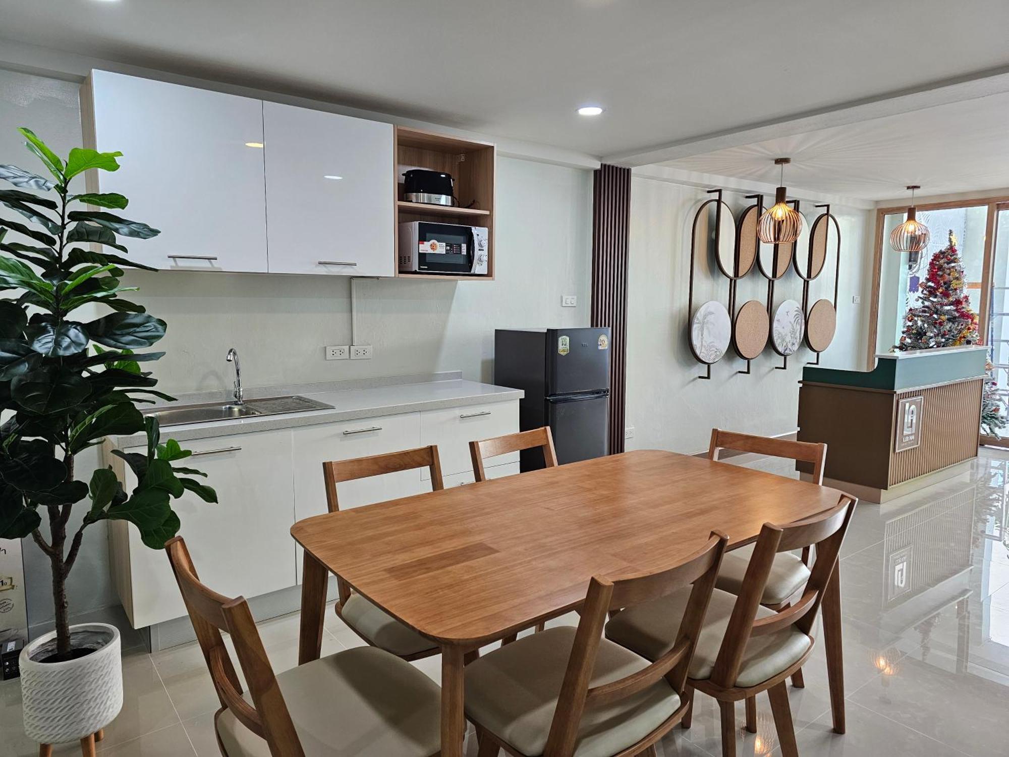Lub Nai Hostel Patong Eksteriør billede