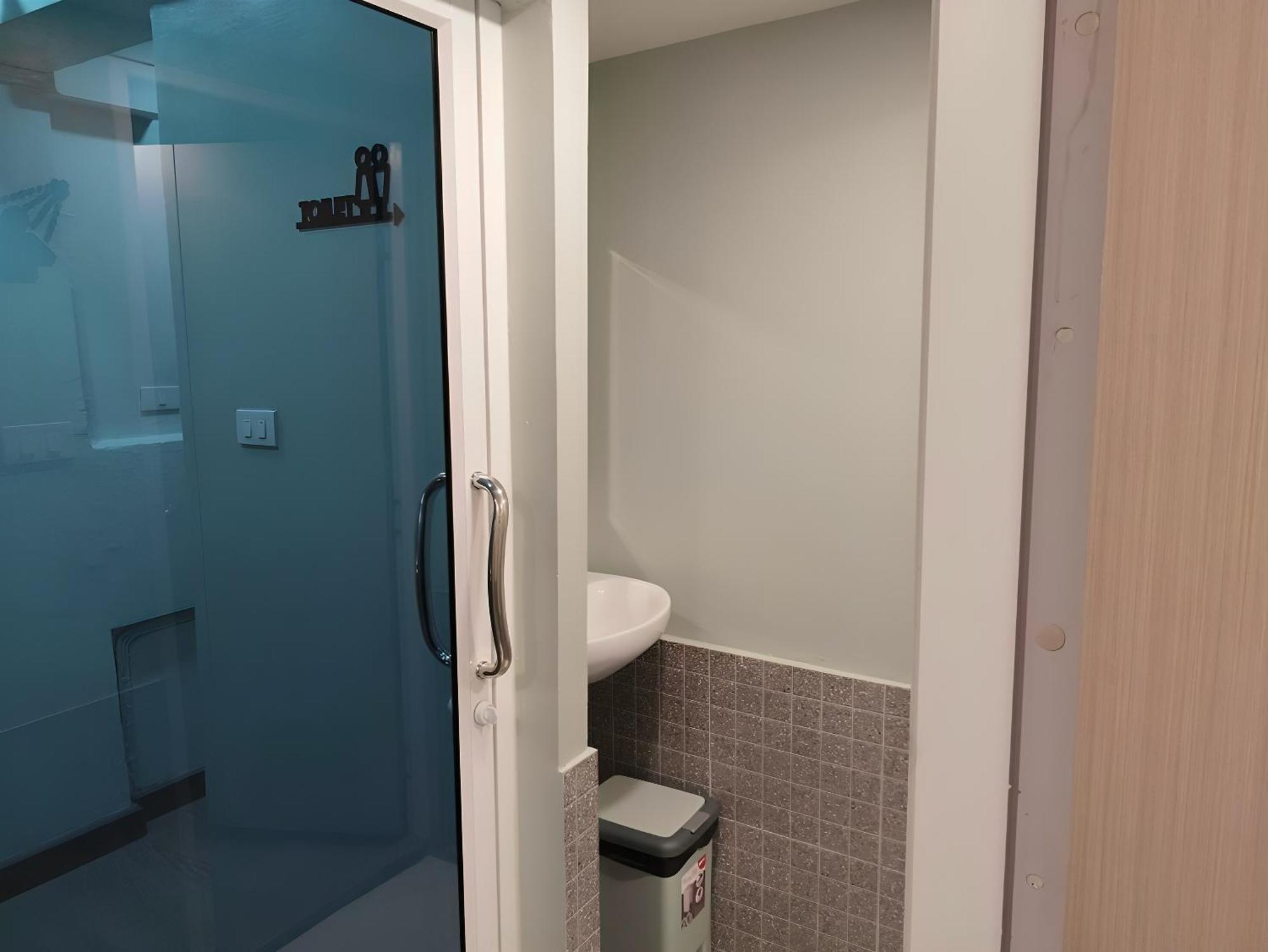 Lub Nai Hostel Patong Eksteriør billede